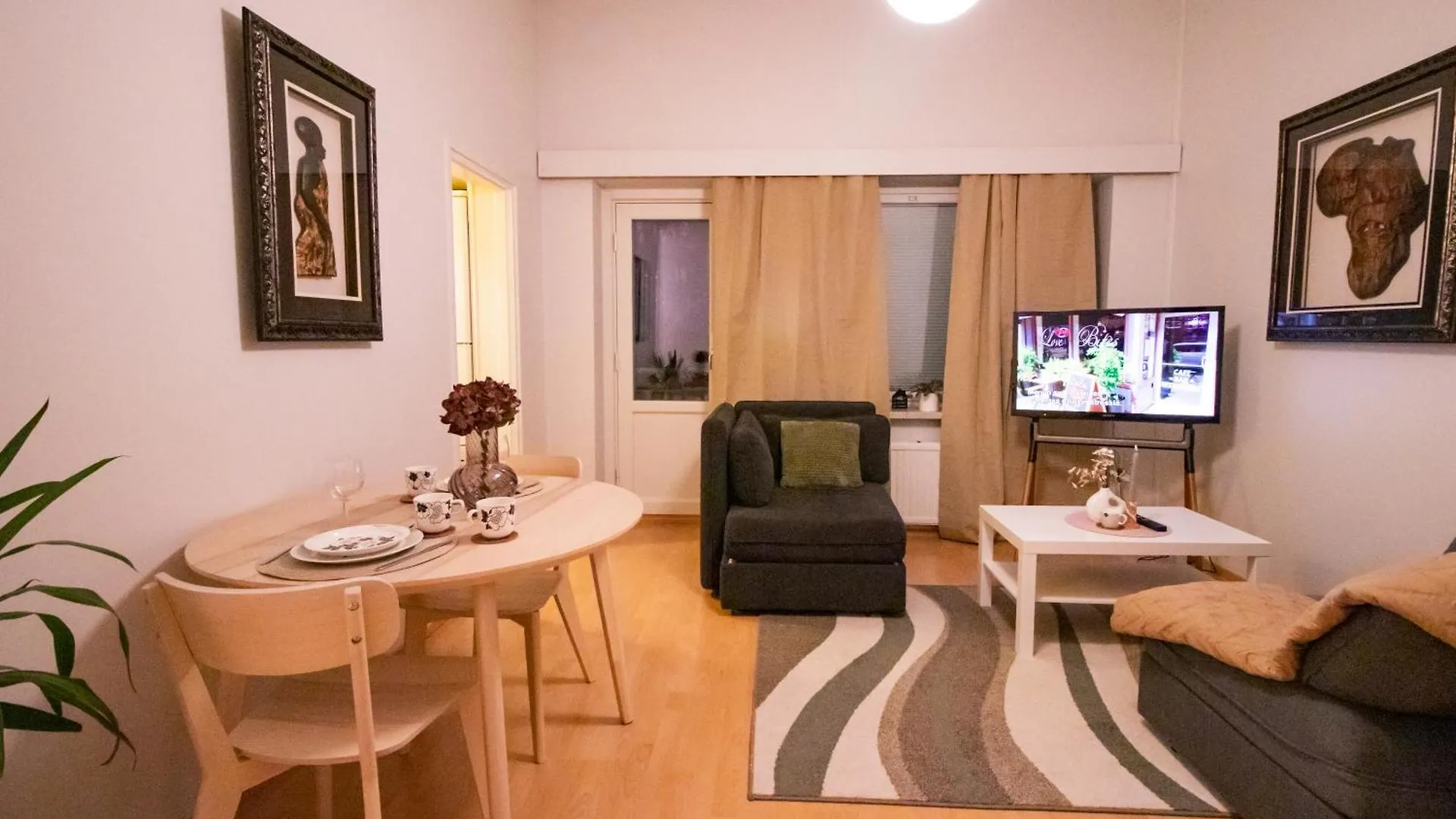 Peaceful Stay - Near Kaari Mall, 5 Min To Train Helsinki Finlandia